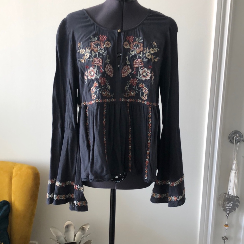 Flares embroidery summer top
